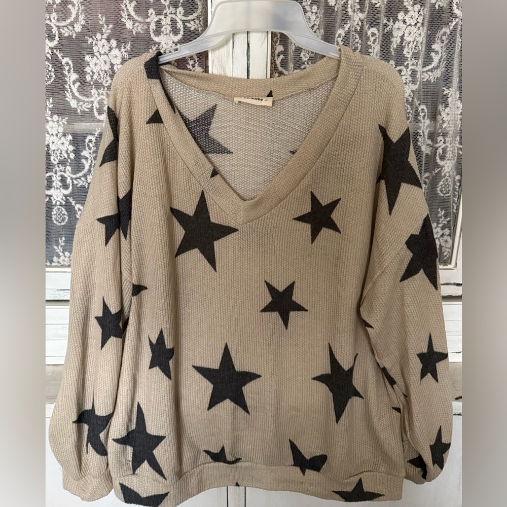 eesome Tan and Black Star Knit Sweater